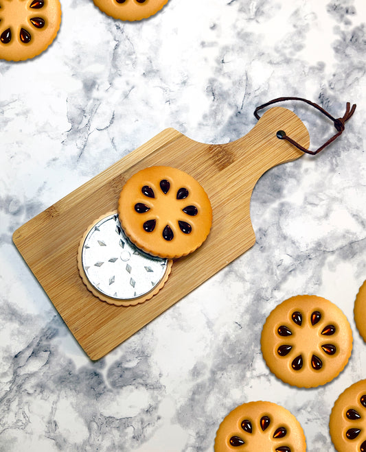 Tart-Filled Cookie Grinder